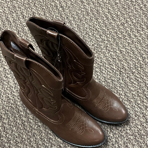 Cat & Jack Kids' Brown Embroidered Boots - Picture 3 of 5